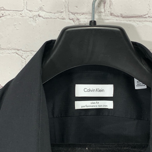 Calvin Klein Black Solid Slim Fit Dress Shirt - Picture 3 of 11